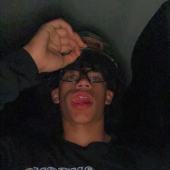 Meet your Posher, Joezia - Picture 1 of 1